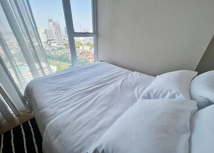 2 Bedroom Luxury Apartment 3 Min Walk From Bts Ekkamai
